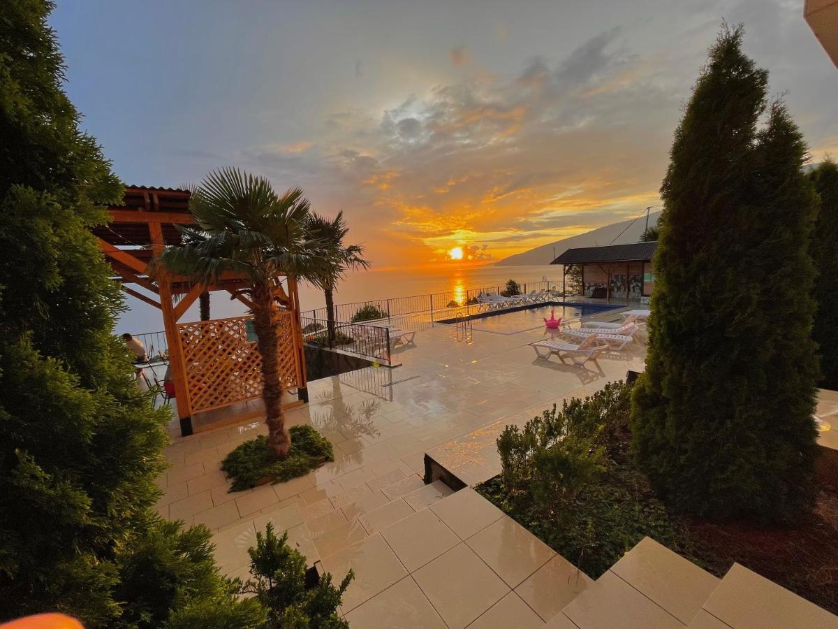 Astan Hotel Gagra Exterior photo